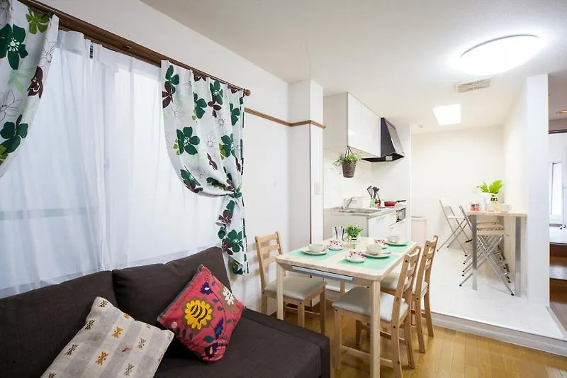 Super Spacious Apt In Shinsaibashi Osaka